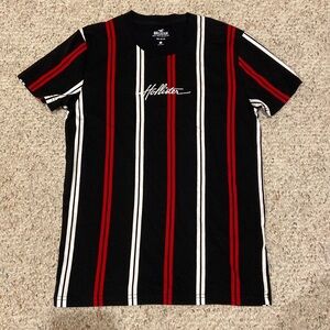 Hollister “Must-Have Collection” men’s shirt